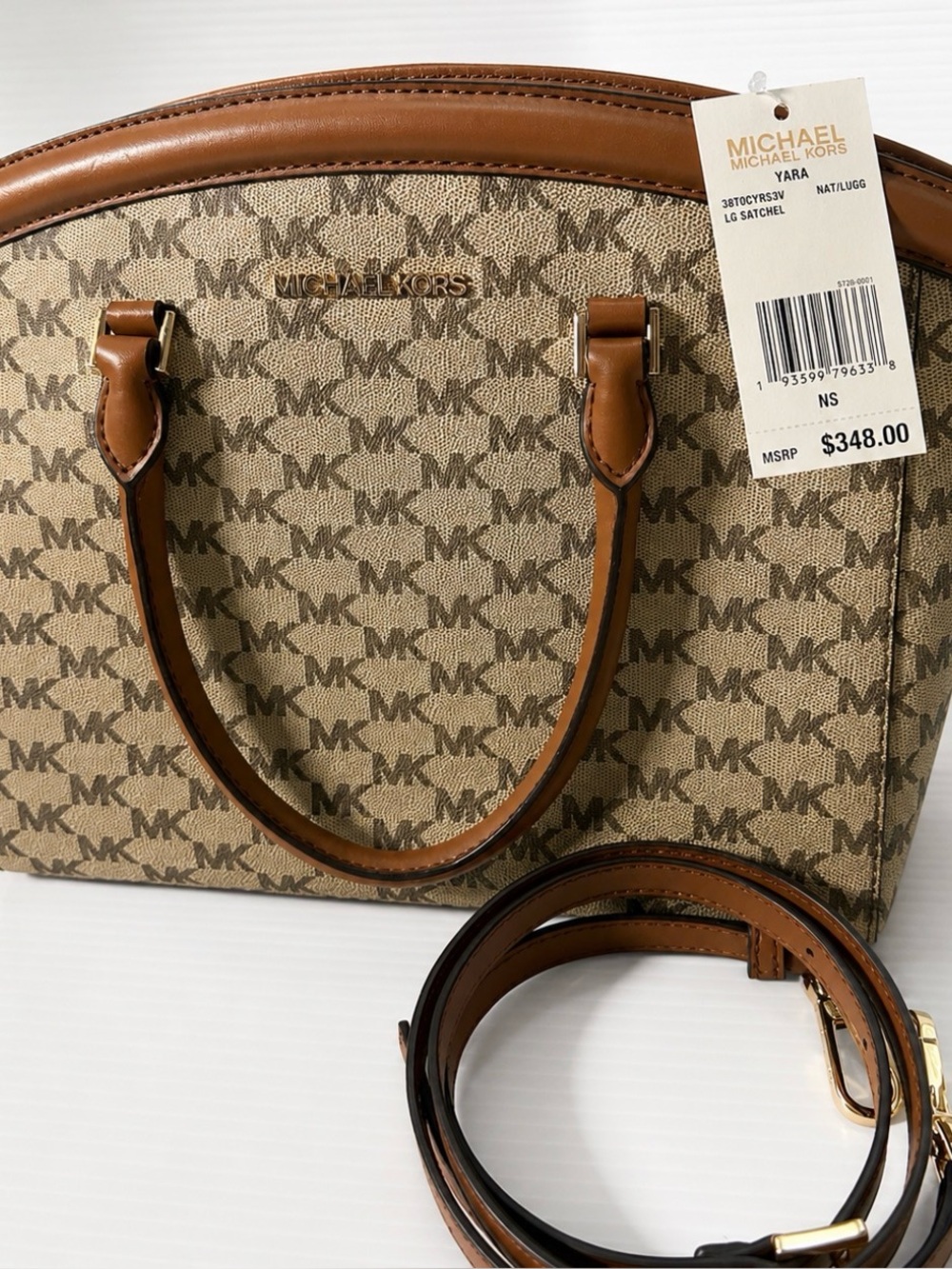 Michael Kors medium size hand bag